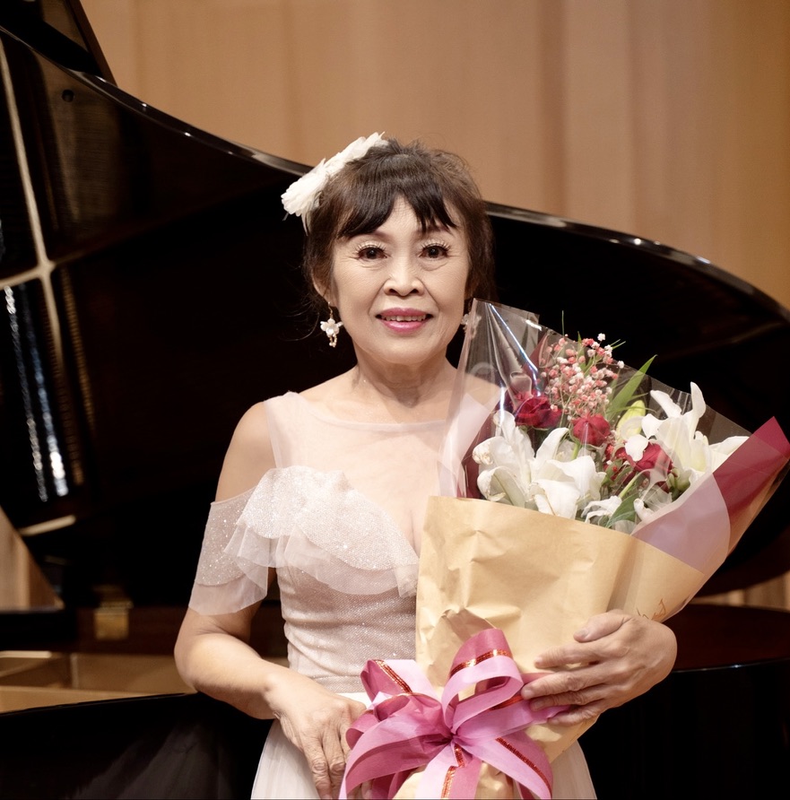 林美杏老師在音樂會上的照片